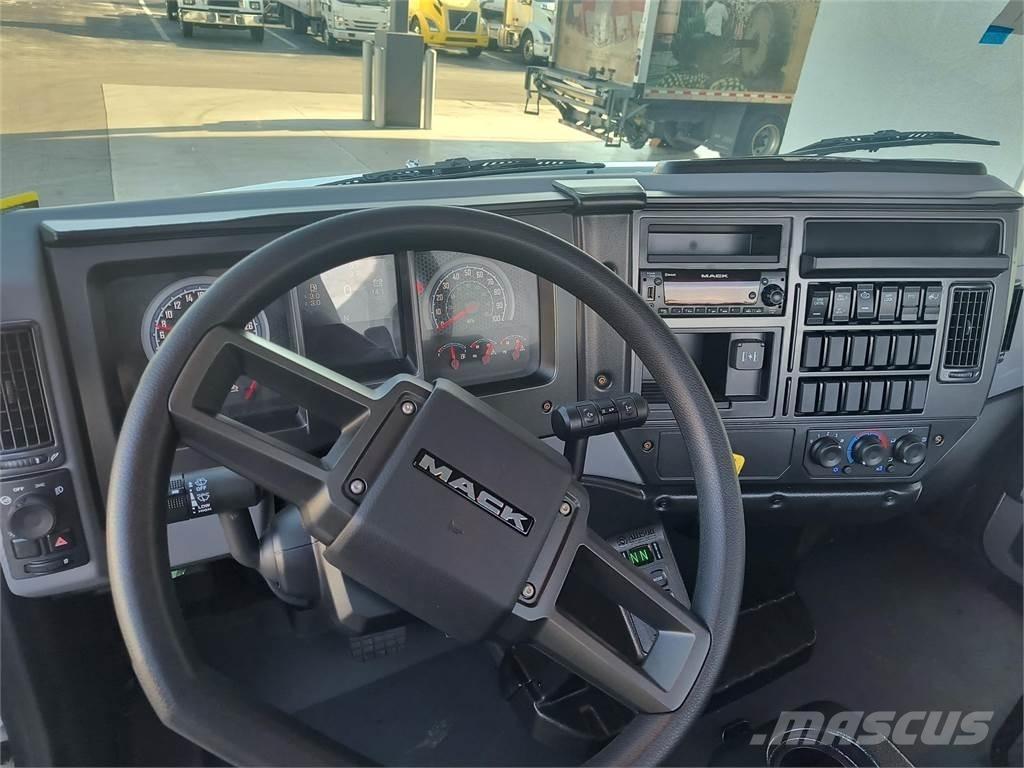 Mack MD7 42R Châssis cabine