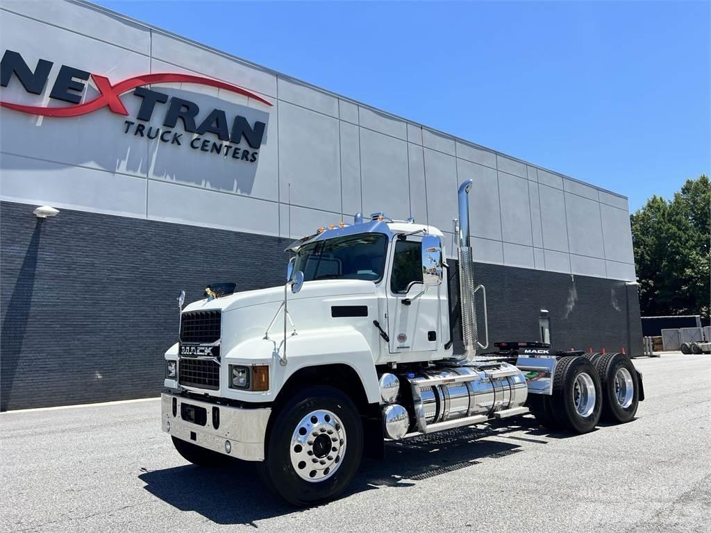 Mack PI64T Tracteur routier