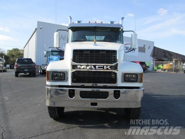 Mack PI64T Tracteur routier