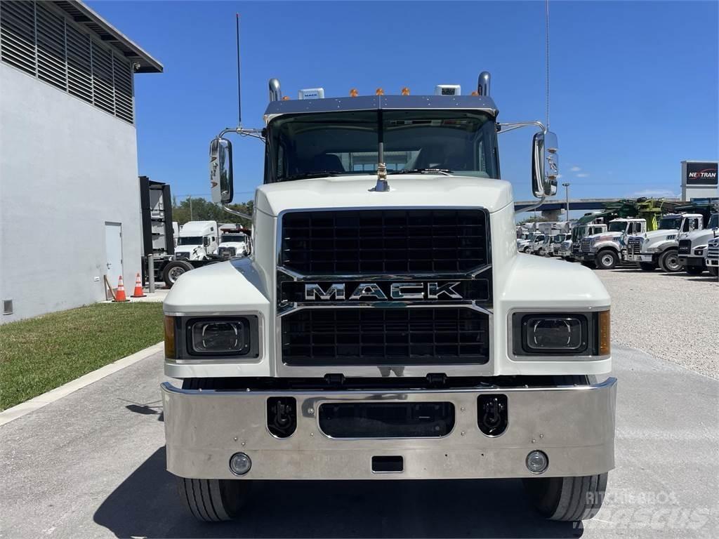 Mack PI64T Tracteur routier