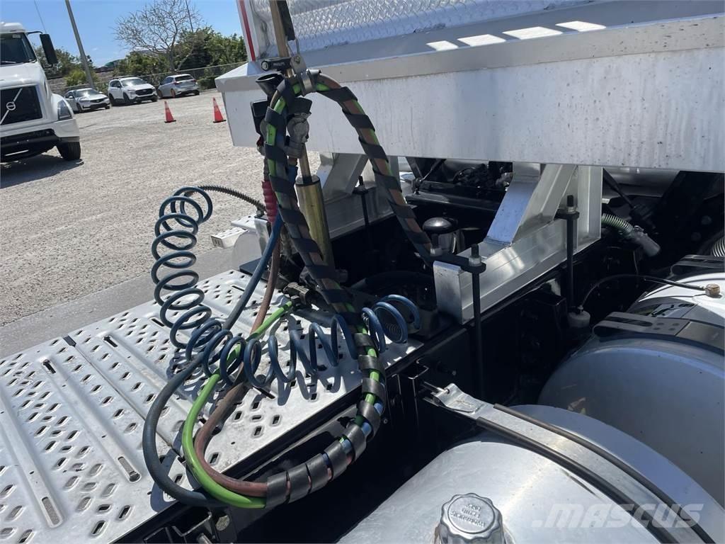 Mack PI64T Tracteur routier