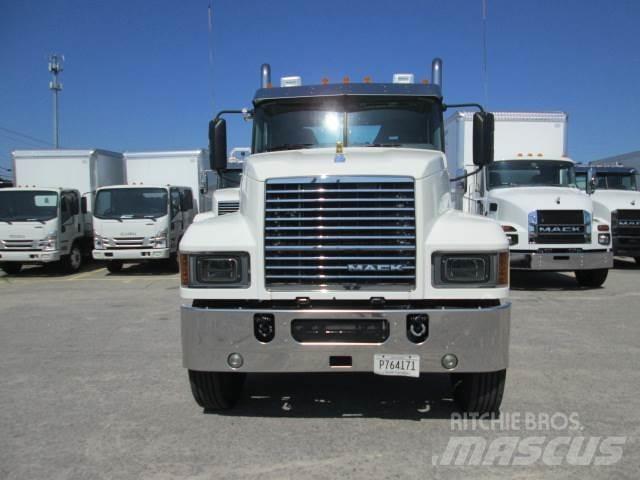 Mack PI64T Tracteur routier