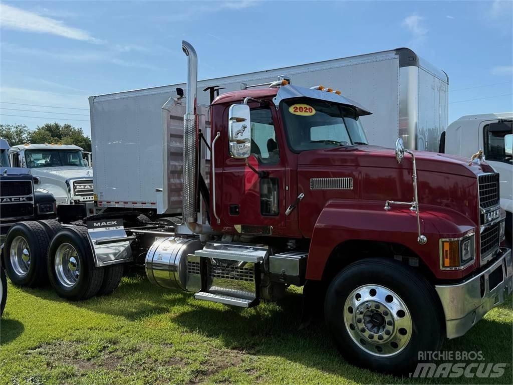 Mack PI64T Tracteur routier