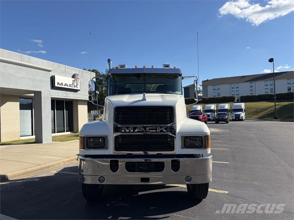 Mack PI64T Tracteur routier