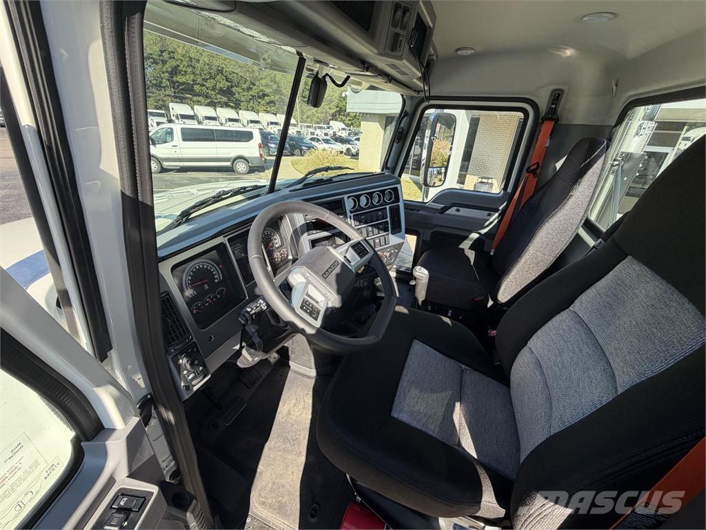 Mack PI64T Tracteur routier