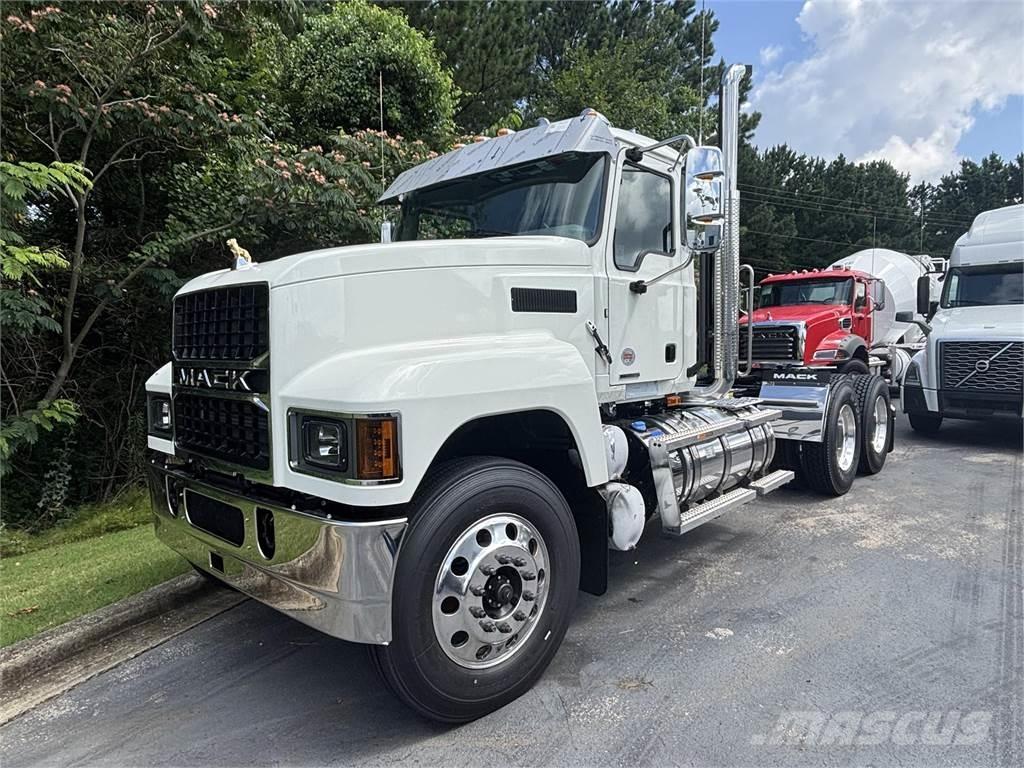 Mack PI64T Tracteur routier