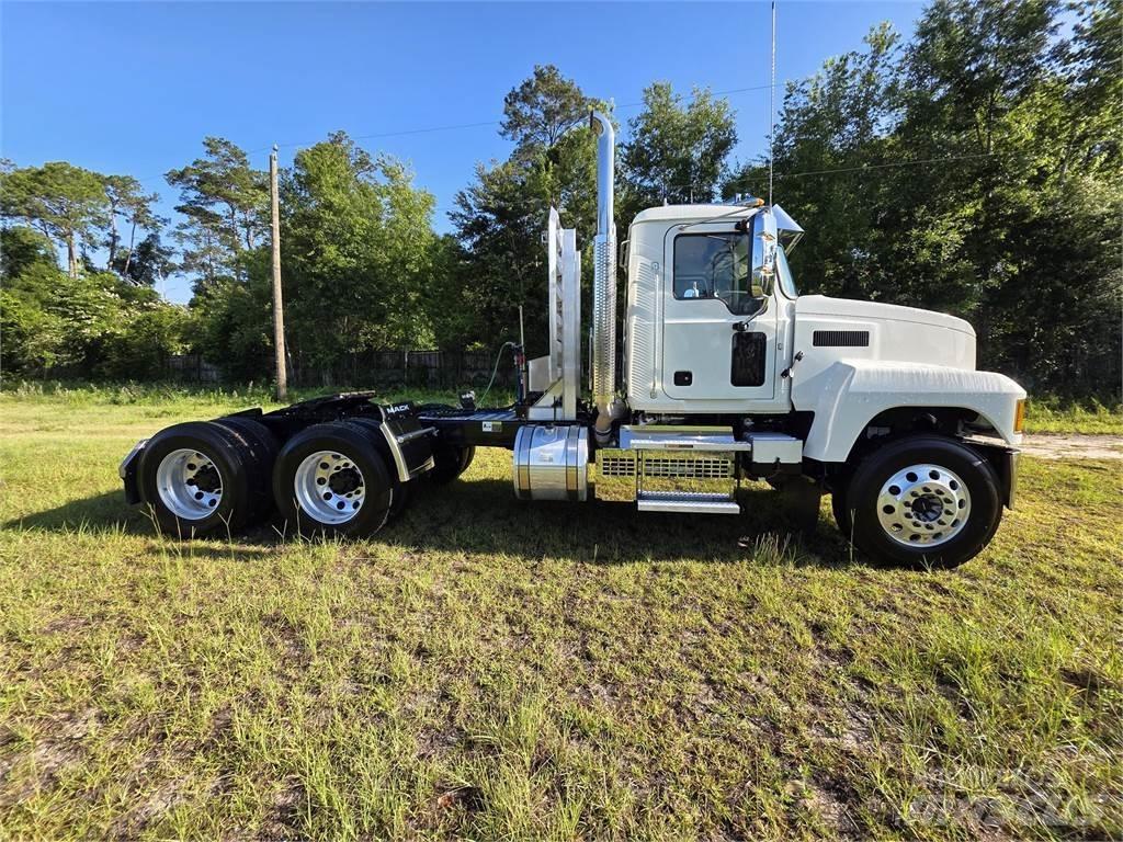 Mack PI64T Tracteur routier