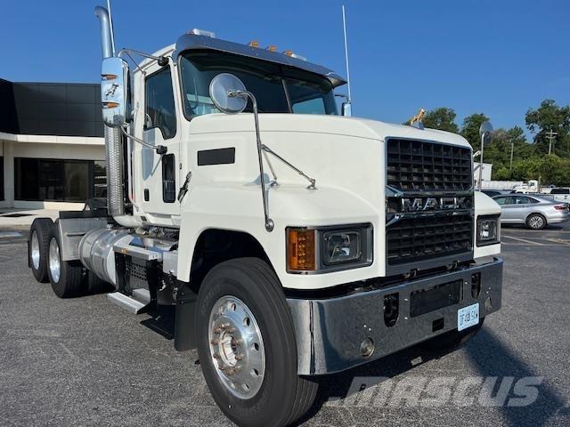 Mack PI64T Tracteur routier