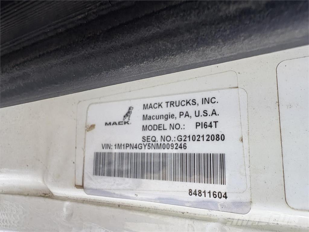 Mack PI64T Tracteur routier