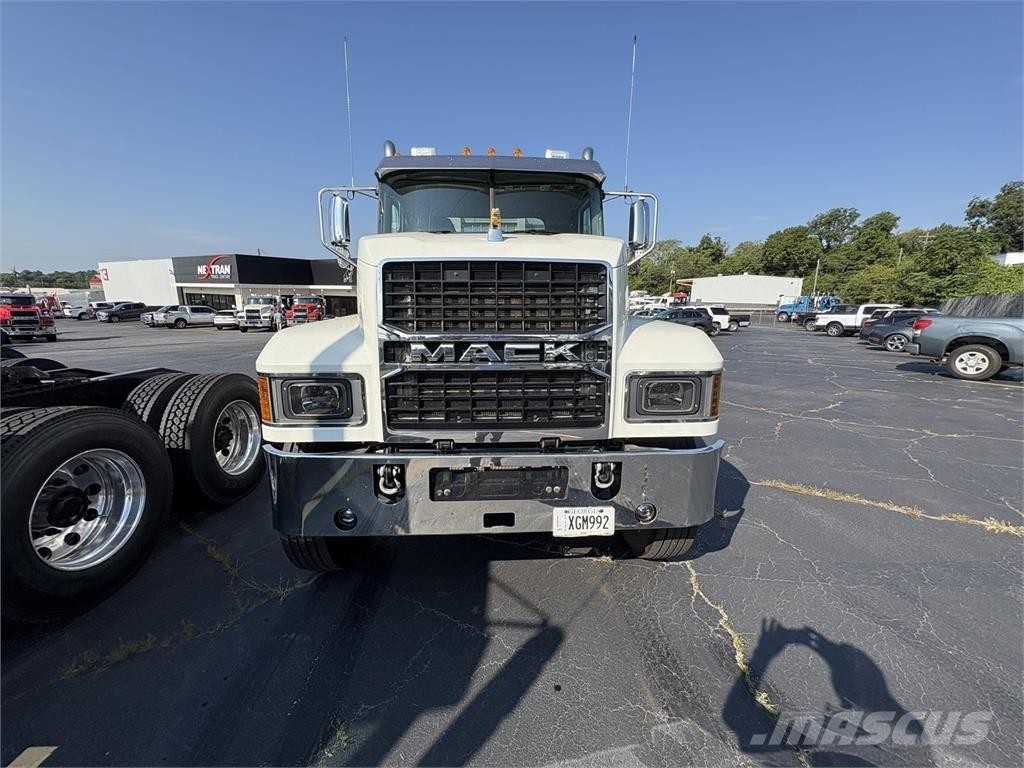 Mack PI64T Tracteur routier