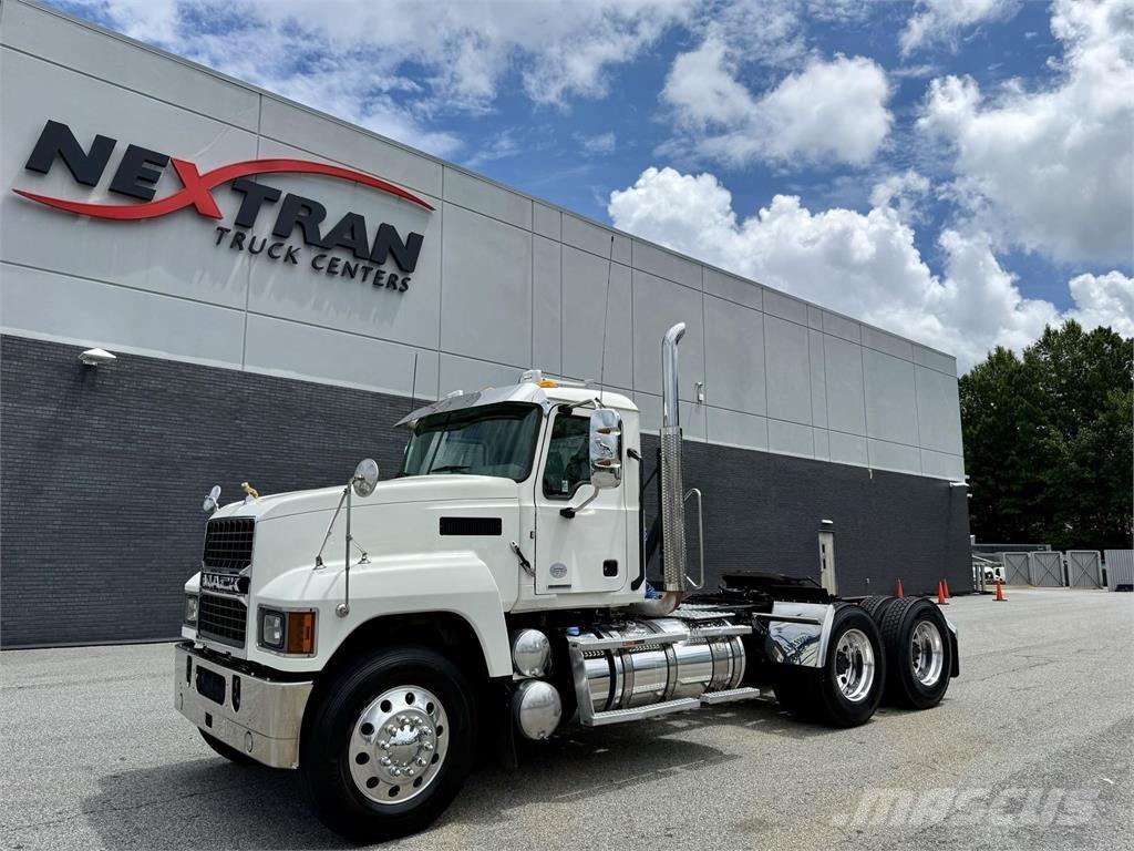 Mack PI64T Tracteur routier
