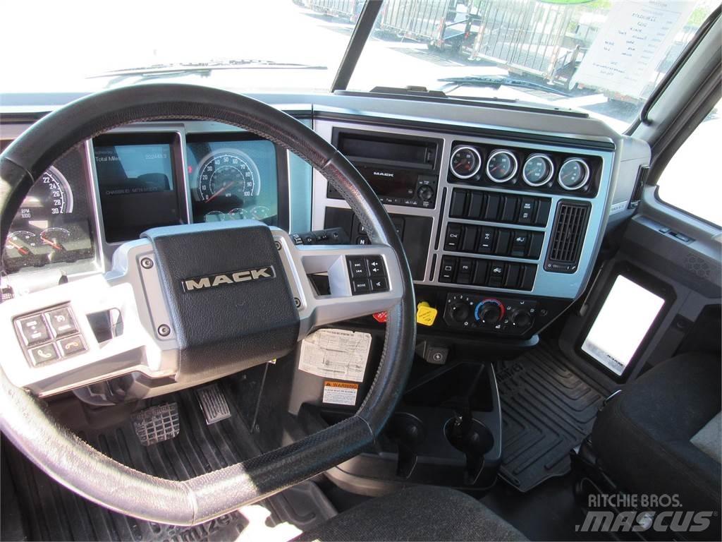 Mack PI64T Tracteur routier