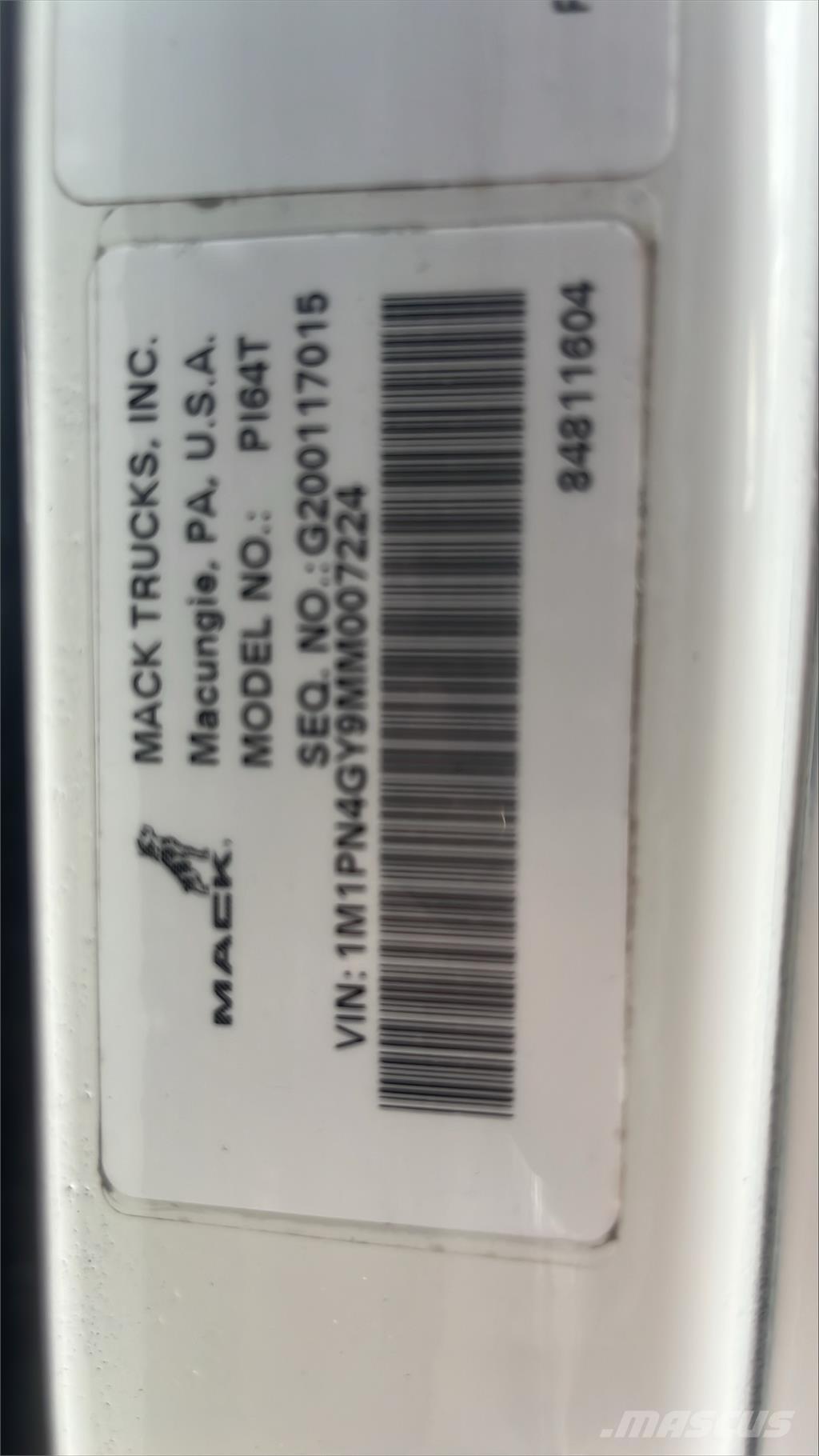 Mack PI64T Tracteur routier