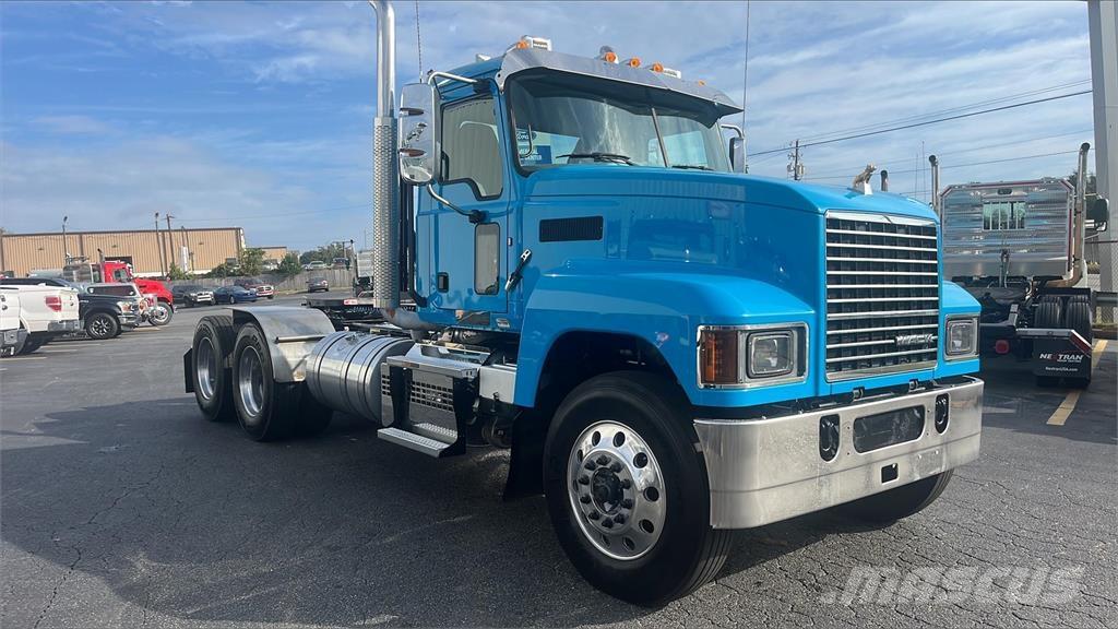 Mack PI64T Tracteur routier