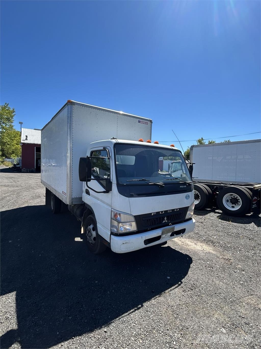 Mitsubishi FUSO FE140 Camion Fourgon