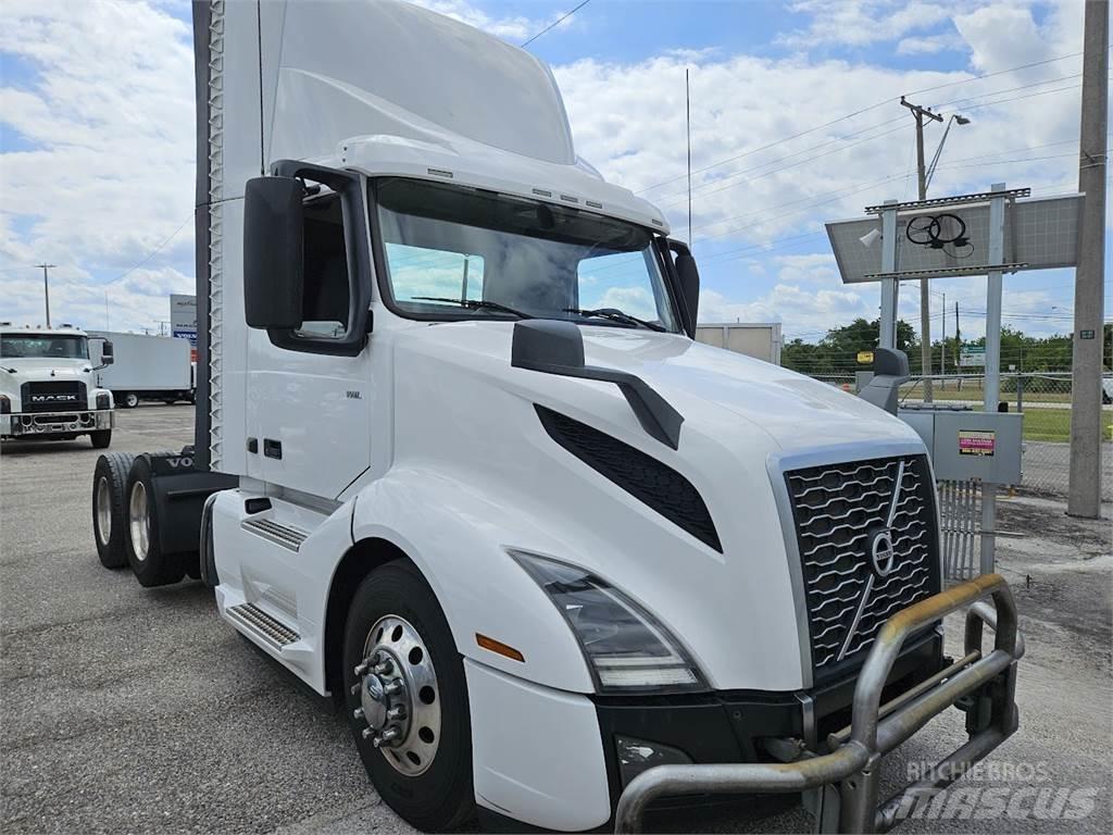 Volvo VNL62T300 Tracteur routier