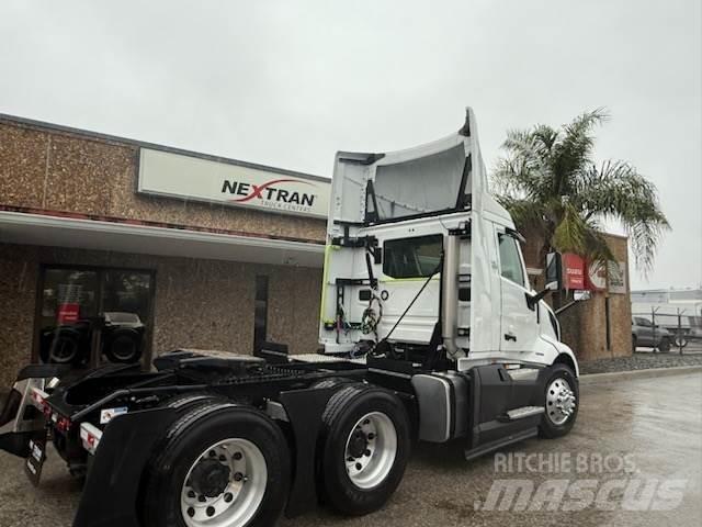 Volvo VNL64T300 Tracteur routier