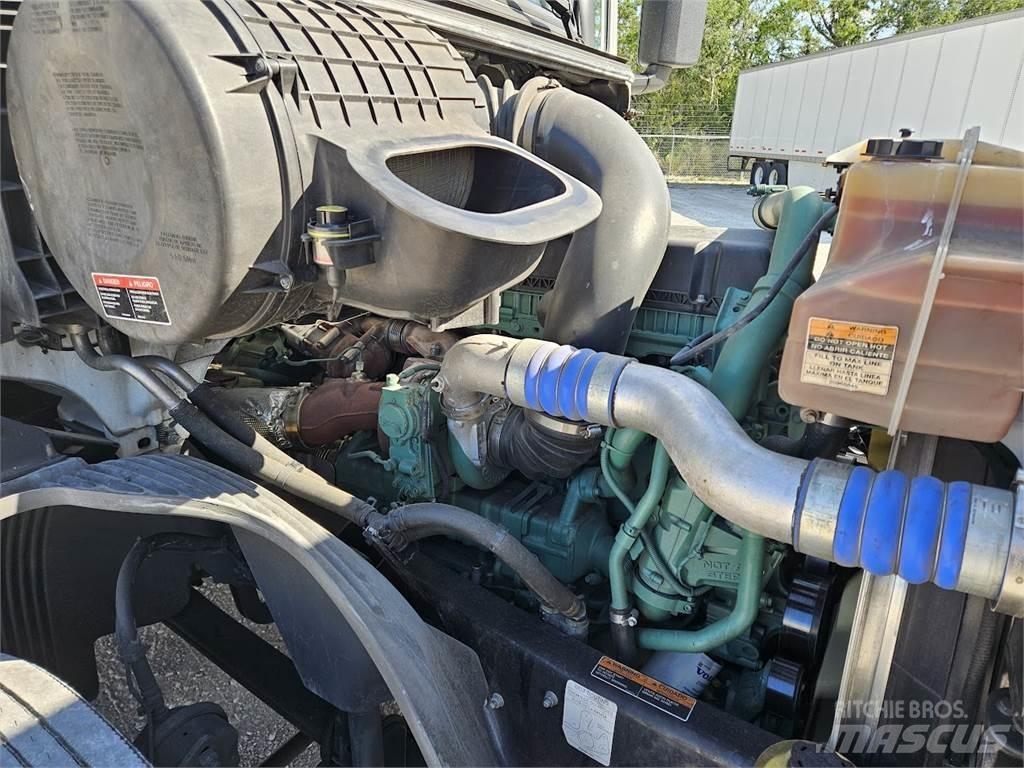 Volvo VNL64T300 Tracteur routier