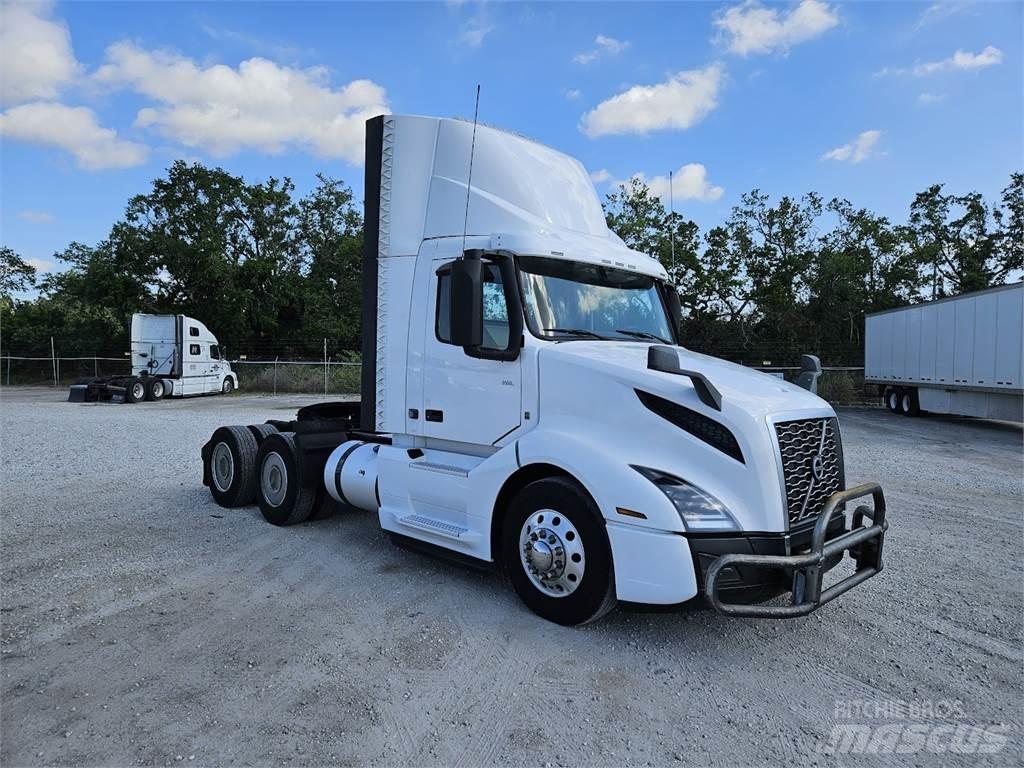 Volvo VNL64T300 Tracteur routier