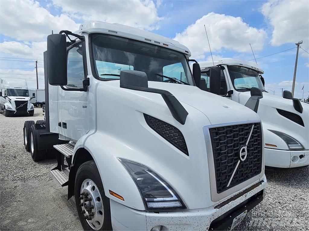 Volvo VNL64T300 Tracteur routier