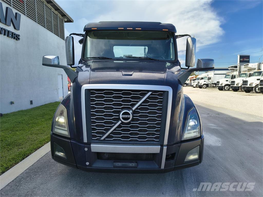 Volvo VNL64T300 Tracteur routier