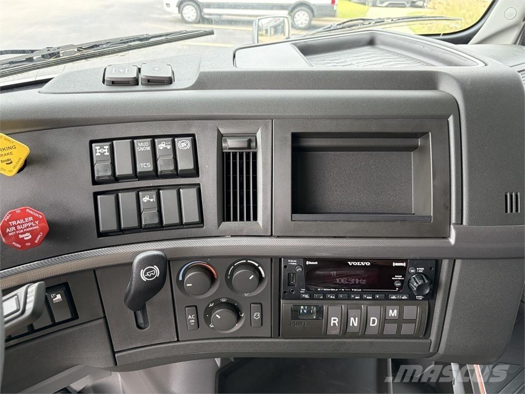 Volvo VNL64T740 Tracteur routier