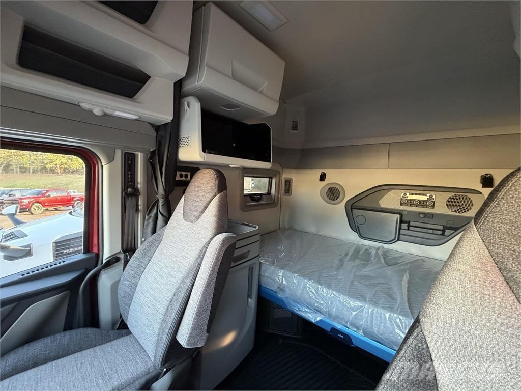 Volvo VNL64T840 Tracteur routier