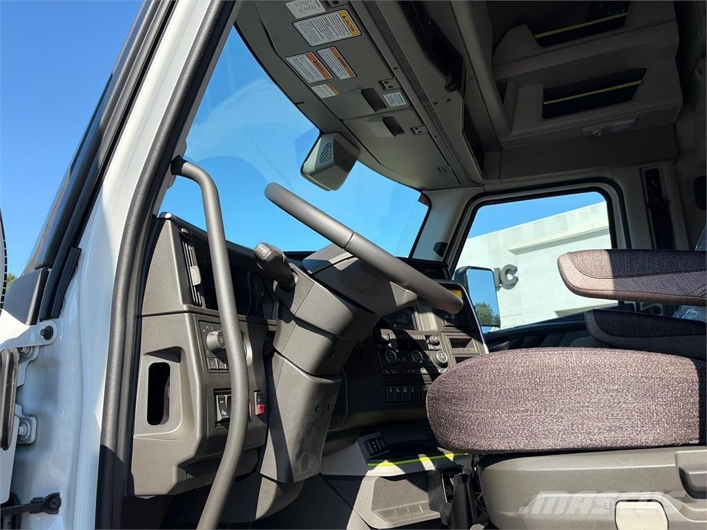 Volvo VNL64T860 Tracteur routier
