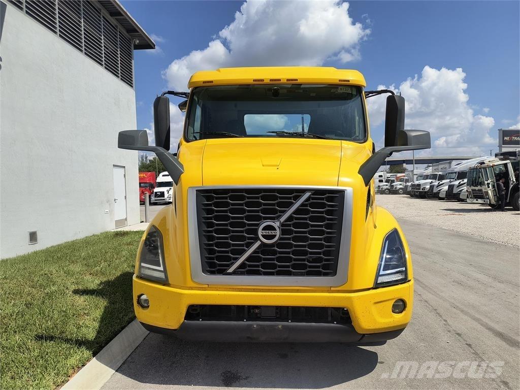 Volvo VNR64T Tracteur routier