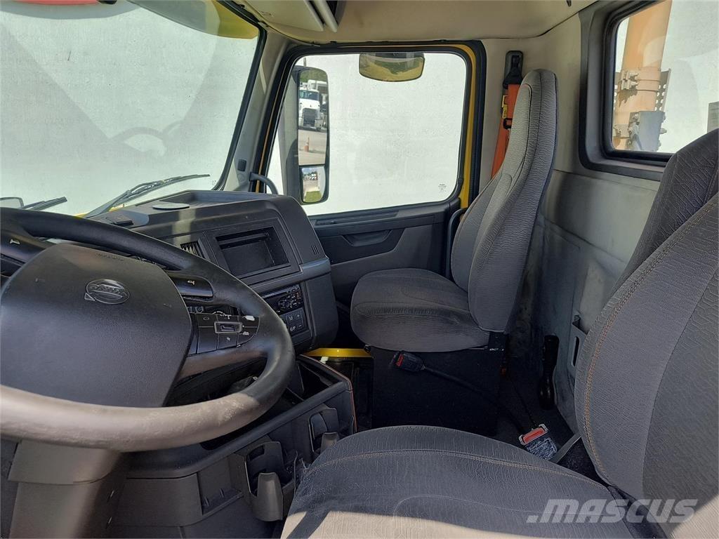 Volvo VNR64T Tracteur routier