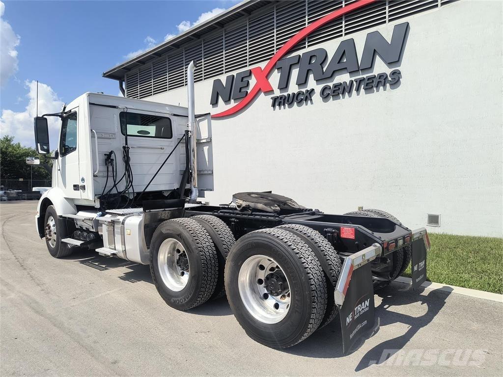 Volvo VNR64T Tracteur routier
