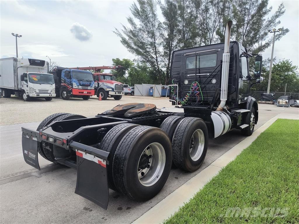 Volvo VNR64T Tracteur routier