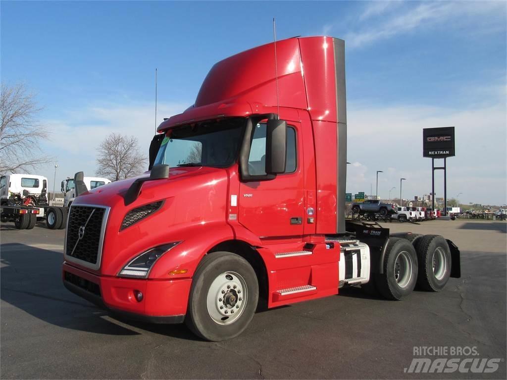 Volvo VNR64T300 Tracteur routier