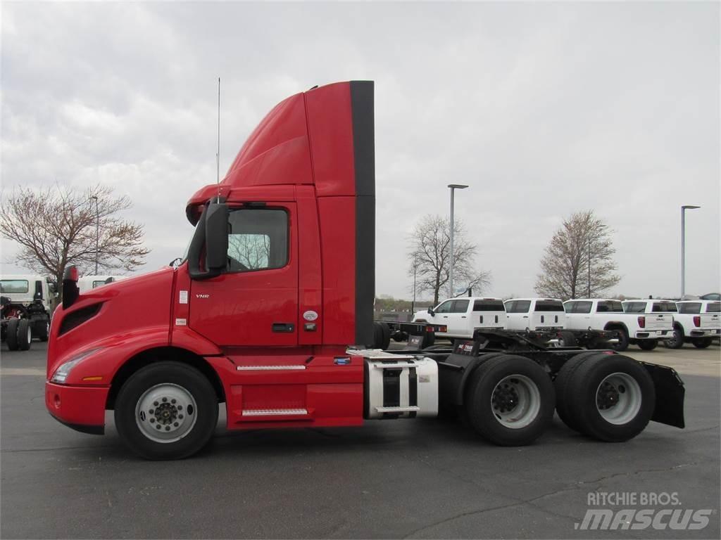 Volvo VNR64T300 Tracteur routier