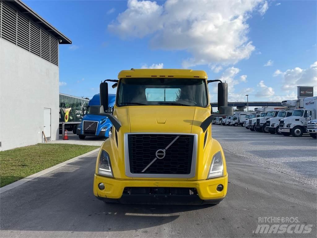 Volvo VNR64T300 Tracteur routier
