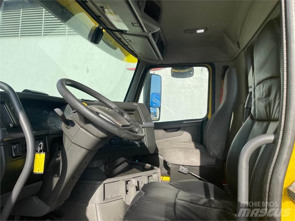 Volvo VNR64T300 Tracteur routier