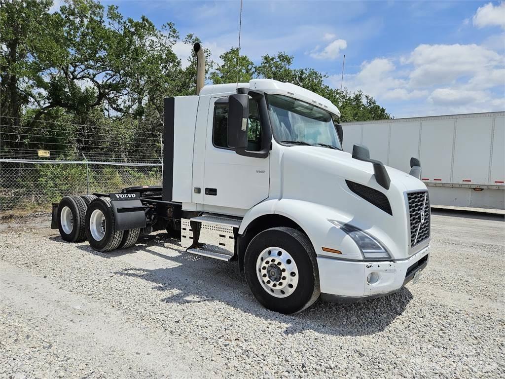 Volvo VNR64T300 Tracteur routier