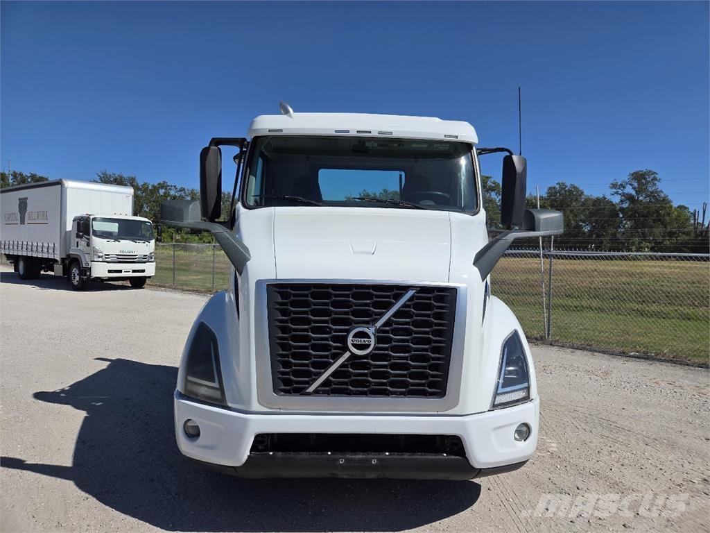 Volvo VNR64T300 Tracteur routier