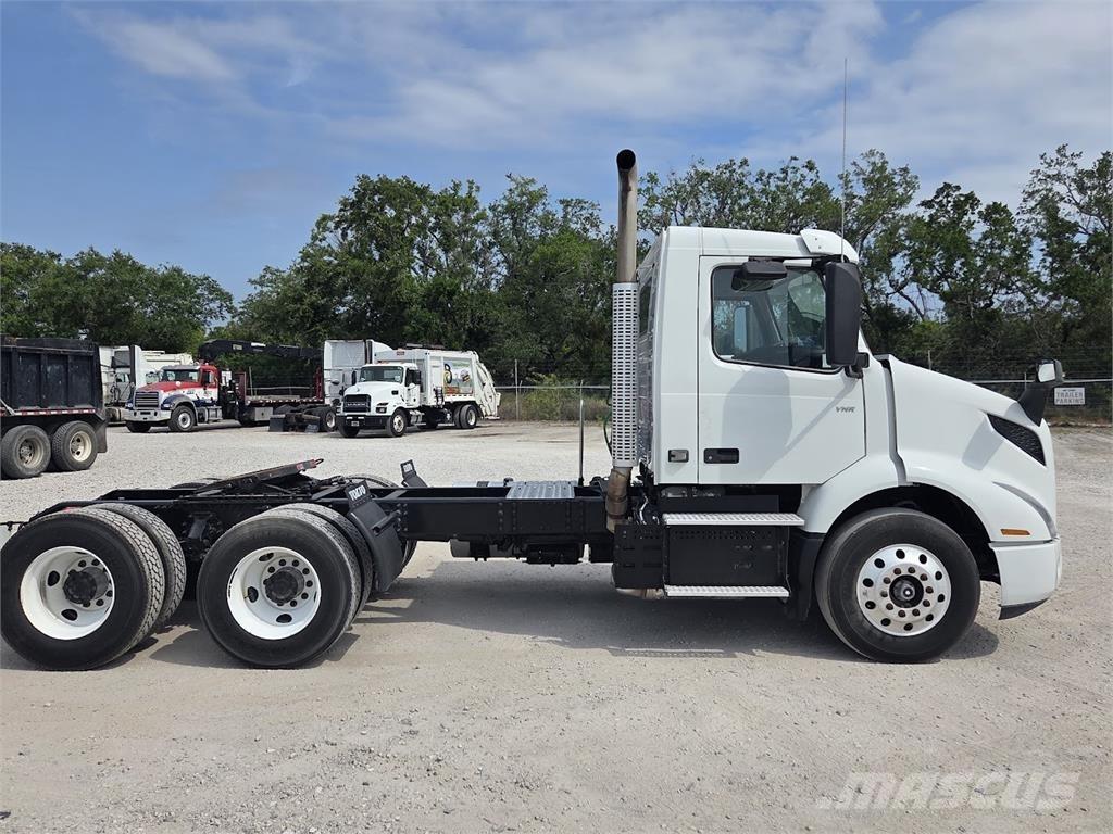 Volvo VNR64T300 Tracteur routier