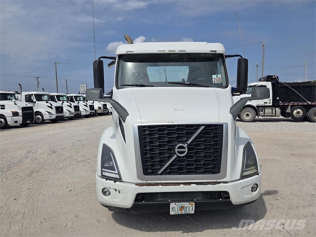 Volvo VNR64T300 Tracteur routier