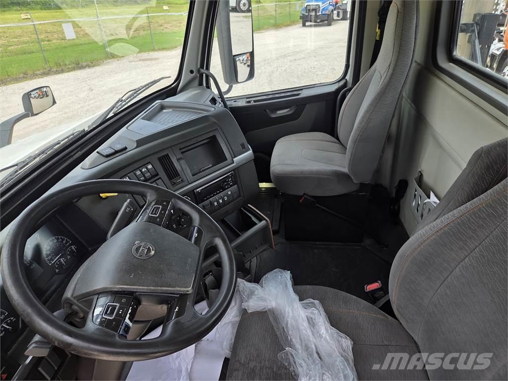 Volvo VNR64T300 Tracteur routier