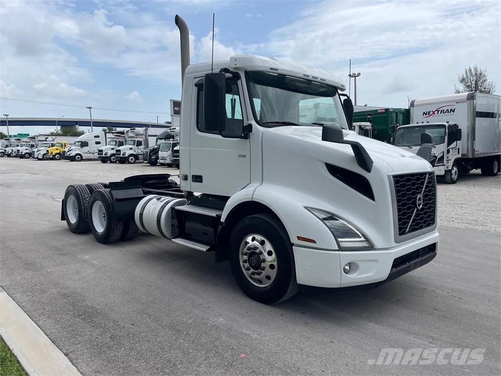 Volvo VNR64T300 Tracteur routier
