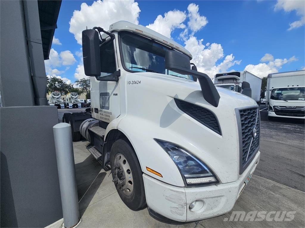 Volvo VNR64T300 Tracteur routier