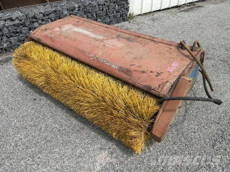  AUTRE 1700mm Camion balayeur