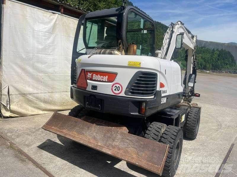 Bobcat E55W Pelle sur pneus