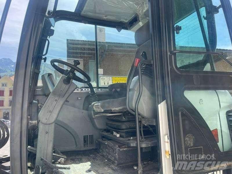 Bobcat E55W Pelle sur pneus