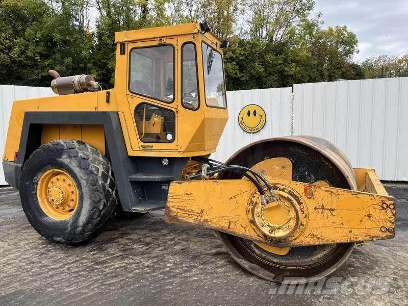 Bomag BW213D Compacteur de sol