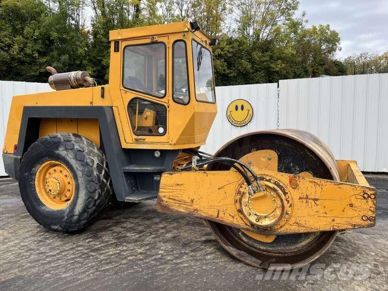 Bomag BW213D Compacteur de sol