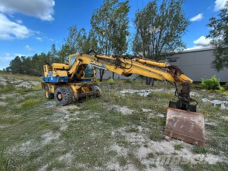 CASE 788-PRR Pelle sur pneus