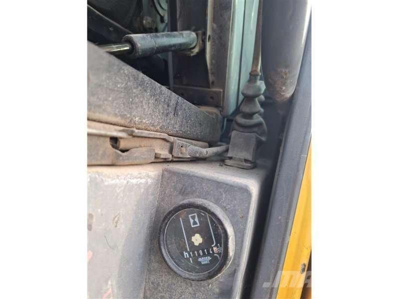 CASE 788-PRR Pelle sur pneus